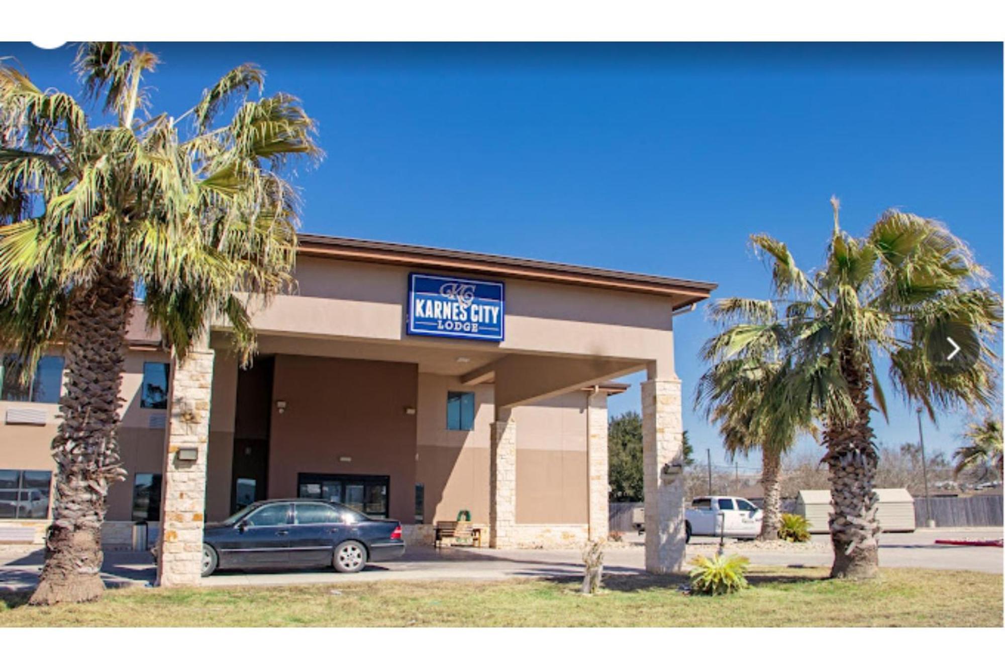 Karnes City Lodge By Oyo Hwy 181 Exterior photo