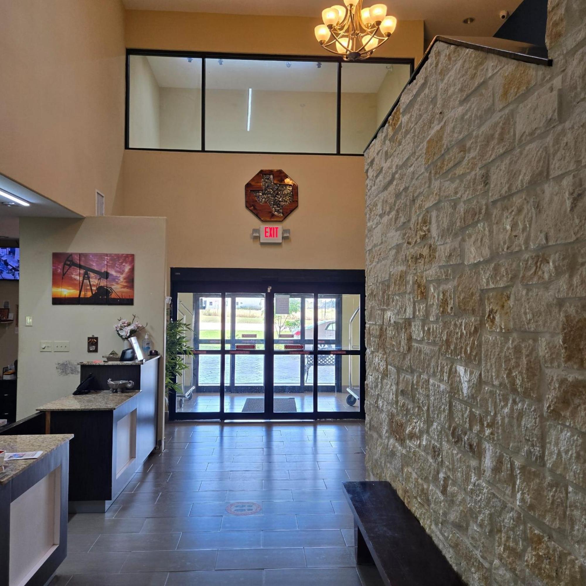 Karnes City Lodge Exterior photo