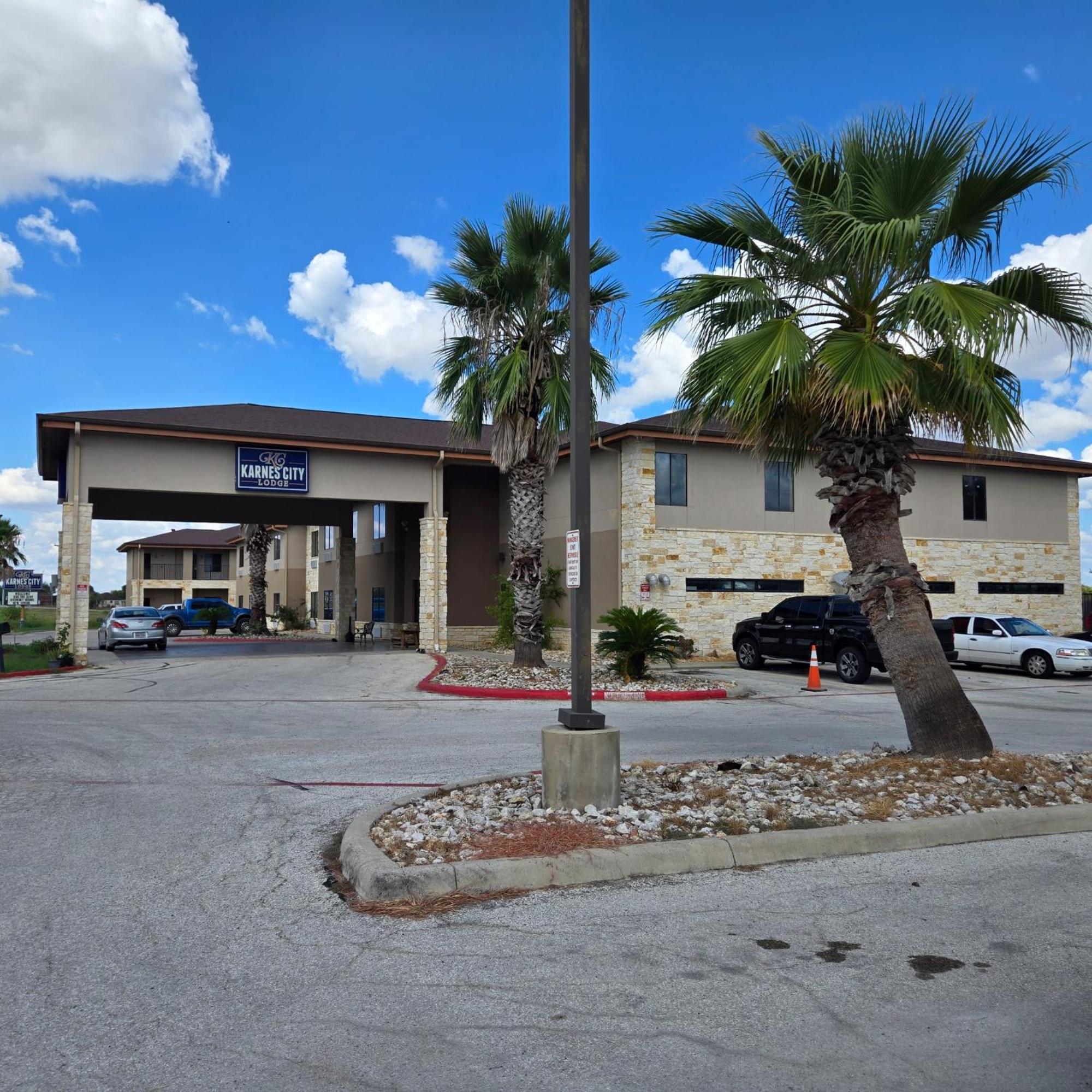 Karnes City Lodge Exterior photo
